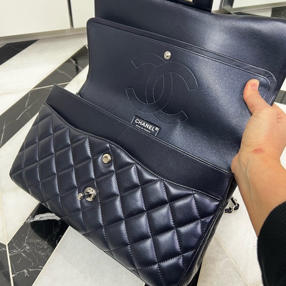 Chanel Jumbo Double Flap Bag in Iridescent Metallic Navy Blue - Picture 4 of 11